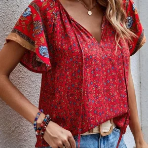 Chemisier élégant à motifs floraux pour femmes - top d'été léger et confortable pour un look élégant