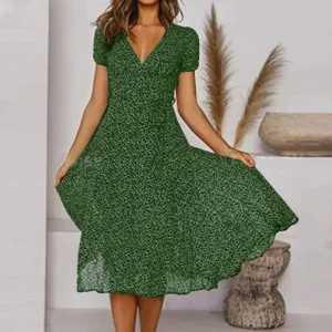 Robe d'été élégante avec col en V flatteur