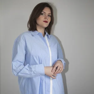 Chemise à fines rayures