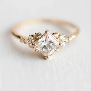 Karen - Bague Élégante de Reine Delysienne