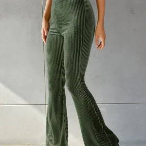 Élégant pantalon large en velours côtelé pour femmes avec taille haute pour un look élégant