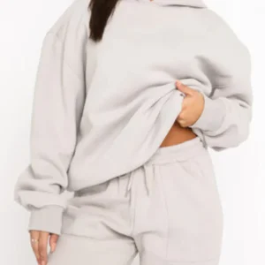 Ensemble de jogging pour femmes - un sweat à capuche et un pantalon confortables pour des journées décontractées