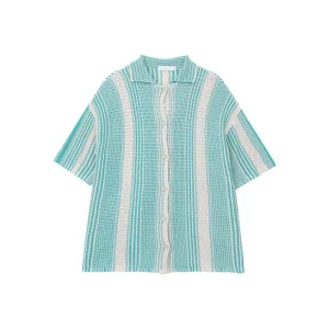 Chemise en tricot décontractée pour hommes avec manches courtes, coupe décontractée, design en tricot ouvert et rayures élégantes