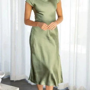 Robe de Soirée Satinée Élégante pour Femme - Glamour et Sophistication avec Dos Nu Midi