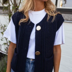 FENJA™ | LE GILET EN MAILLE CHIC POUR UN LAYERING ÉLÉGANT