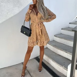 Robe midi en dentelle élégante, chic et sophistiquée, pour femmes