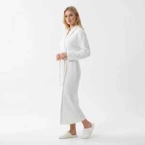 Robe de Nuit Mi Longue – Douce Élégance