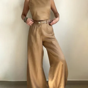 Ensemble gilet boutonné dans le dos et pantalon large