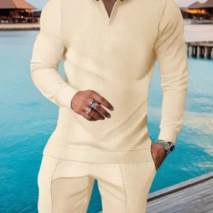 Ensemble homme en mailles texturées en velours et pantalon pour un style décontracté et tendance