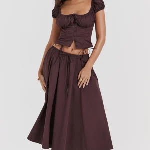 Ensemble élégant de haut et de jupe midi pour femmes, marron foncé, pour un look sophistiqué