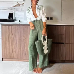 Ensemble pantalon simple boutonnage à manches longues