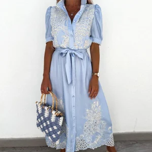 Robe brodée élégante - Joli motif rose pour des looks élégants