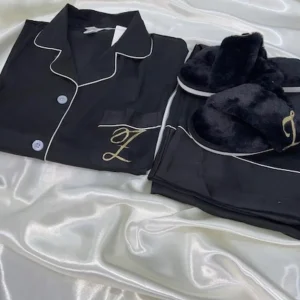 Pyjama Satin Femme Personnalisé – Boutonné & Chic