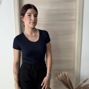 TEE-SHIRT UNI COL RAS DU COU AVEC MANCHES COURTES