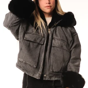 Veste en denim avec fausse fourrure